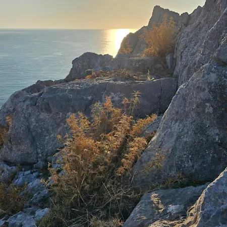 De Sol Apartment Charaki